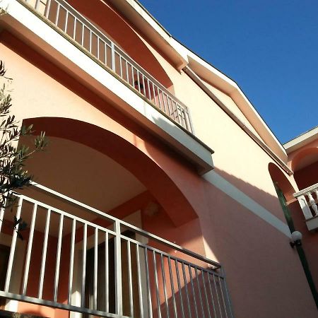 Apartmani Vesna Пінезіци Екстер'єр фото