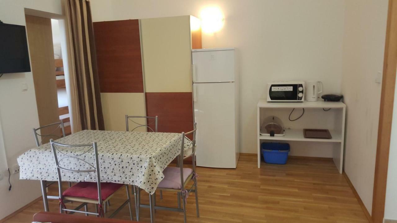 Apartmani Vesna Пінезіци Екстер'єр фото